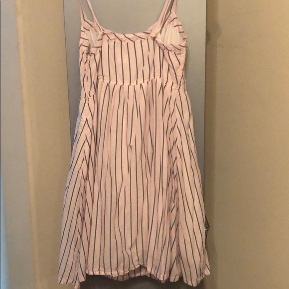 Pinstripe pink dress - Picture 4 of 4